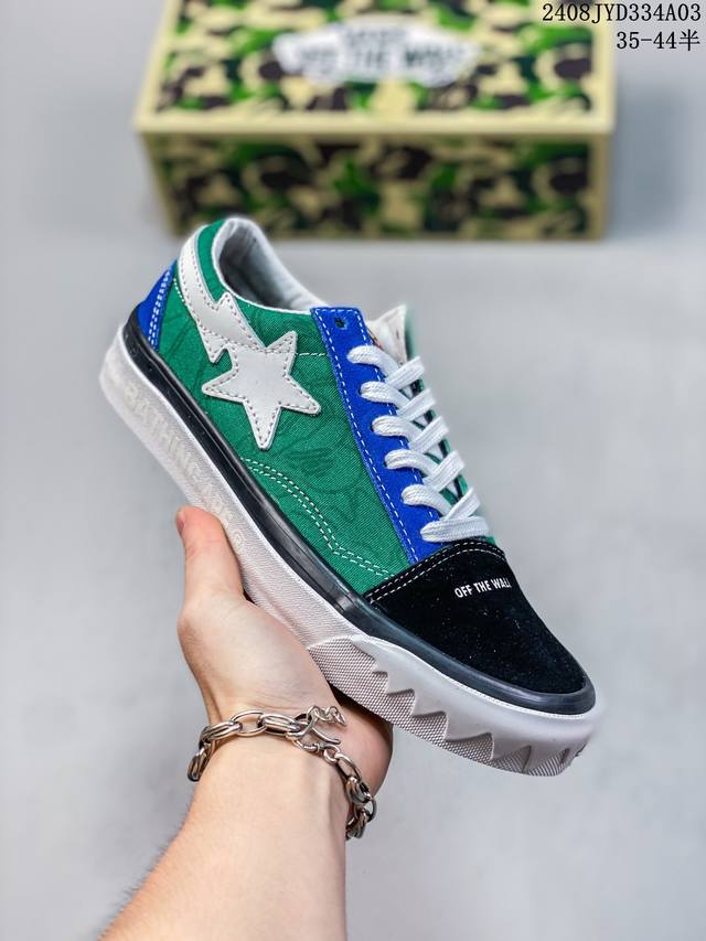 bape X Vans old Skool目前最佳 这次bape与vans Premium高阶支线联名带来两款鞋型一款oldskool 一款sk8 Mid 其中