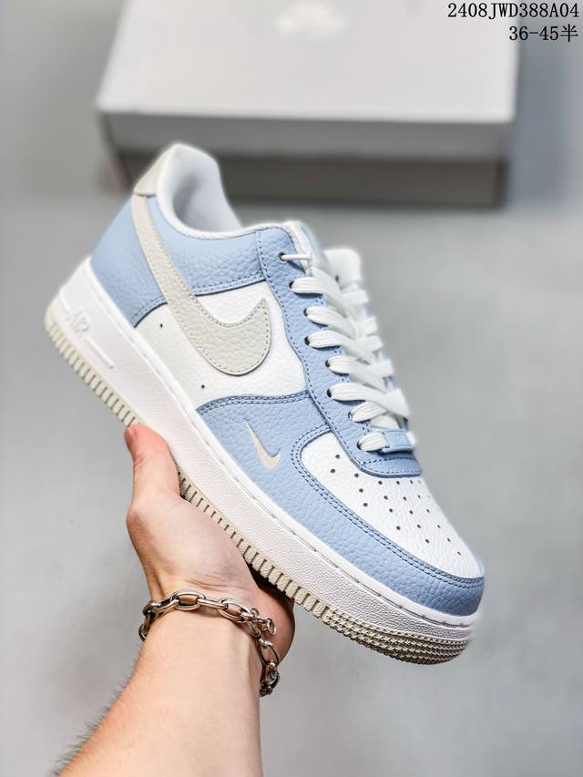 公司级带半码 耐克nike Air Force 1 Low 空军一号 Af1 低帮百搭厚底增高休闲运动板鞋。柔软、弹性十足的缓震性能和出色的中底设计，横跨复古与