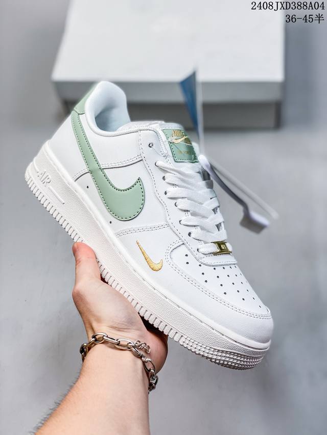 公司级带半码 耐克nike Air Force 1 Low 空军一号 Af1 低帮百搭厚底增高休闲运动板鞋。柔软、弹性十足的缓震性能和出色的中底设计，横跨复古与