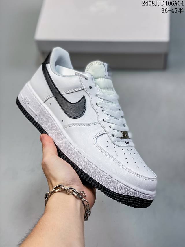 公司级带半码 耐克nike Air Force 1 Low 空军一号 Af1 低帮百搭厚底增高休闲运动板鞋。柔软、弹性十足的缓震性能和出色的中底设计，横跨复古与