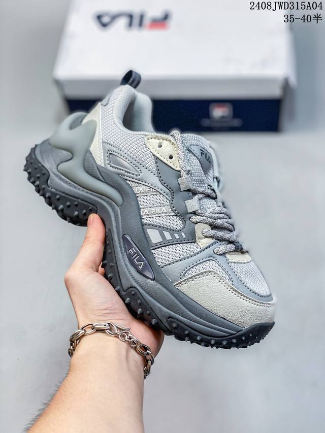 fila Fusion 斐乐鱼翅3.0摩登潮牌防滑耐磨轻便 Fusion 系列传承了 Fila 的百年基因，融入年轻运动及潮流文化，成为引领变革、创新突破的一代