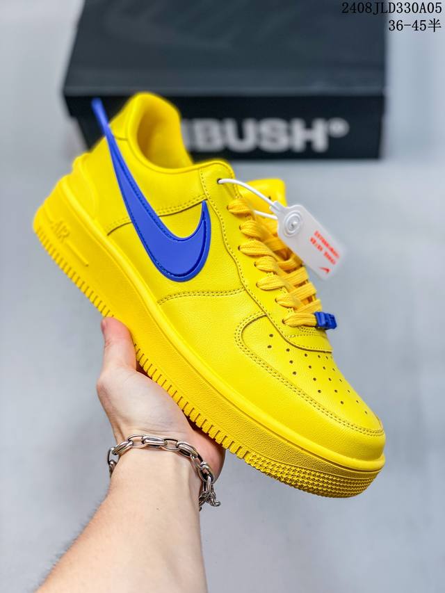 公司级带半码 耐克nike Air Force 1 Low 空军一号 Af1 低帮百搭厚底增高休闲运动板鞋。柔软、弹性十足的缓震性能和出色的中底设计，横跨复古与