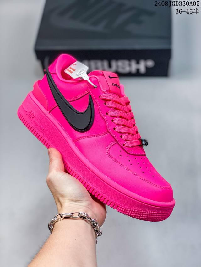 公司级带半码 耐克nike Air Force 1 Low 空军一号 Af1 低帮百搭厚底增高休闲运动板鞋。柔软、弹性十足的缓震性能和出色的中底设计，横跨复古与