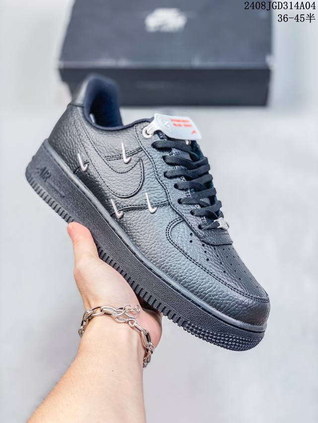 公司级带半码 耐克nike Air Force 1 Low 空军一号 Af1 低帮百搭厚底增高休闲运动板鞋。柔软、弹性十足的缓震性能和出色的中底设计，横跨复古与