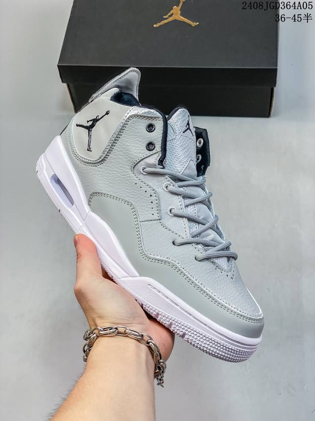 air Jordan Courtside 23 黑白紫 Aj23 乔丹23代 Aj23 乔23 黑紫 小藤原浩 乔丹篮球鞋系列 整体采用黑白主色，搭配水晶大底，