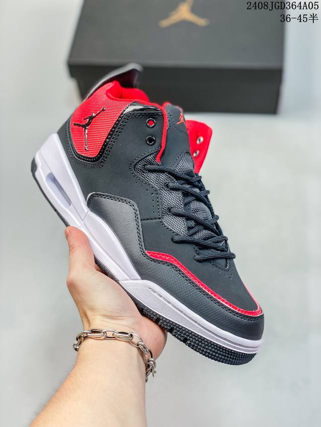 air Jordan Courtside 23 黑白紫 Aj23 乔丹23代 Aj23 乔23 黑紫 小藤原浩 乔丹篮球鞋系列 整体采用黑白主色，搭配水晶大底，