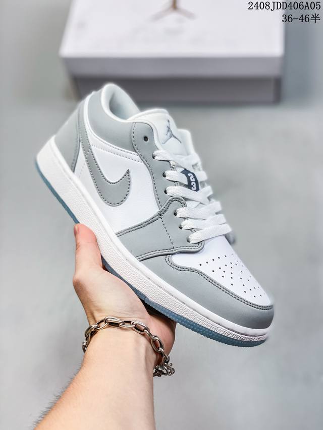 air Jordan 1 Low aj1乔1低帮休闲板鞋 同步官方配色 市场唯一独家头层皮打造 原鞋原档案 原厂皮料 原档冲孔鞋头 正确满胶鞋垫 四线拉帮 原厂