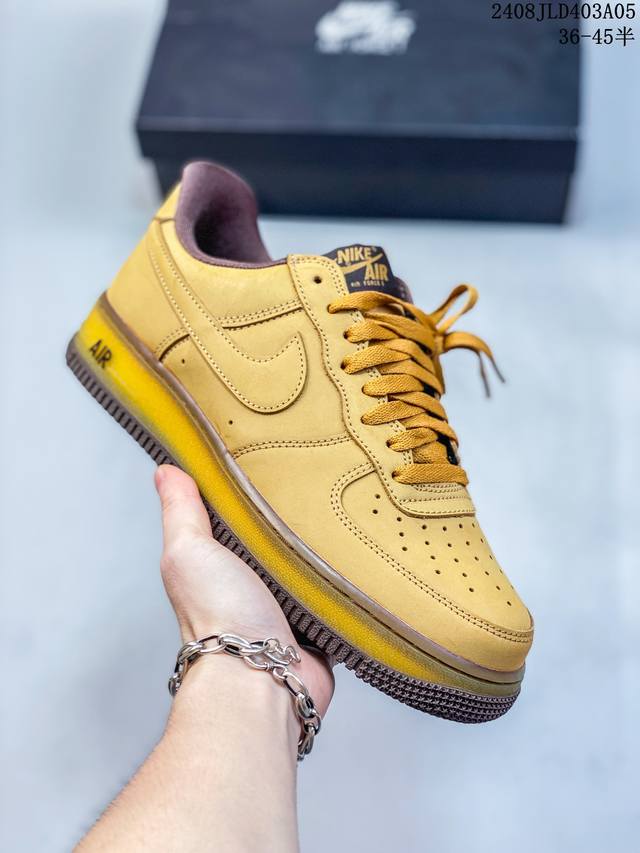 公司级带半码 耐克nike Air Force 1 Low 空军一号 Af1 低帮百搭厚底增高休闲运动板鞋。柔软、弹性十足的缓震性能和出色的中底设计，横跨复古与