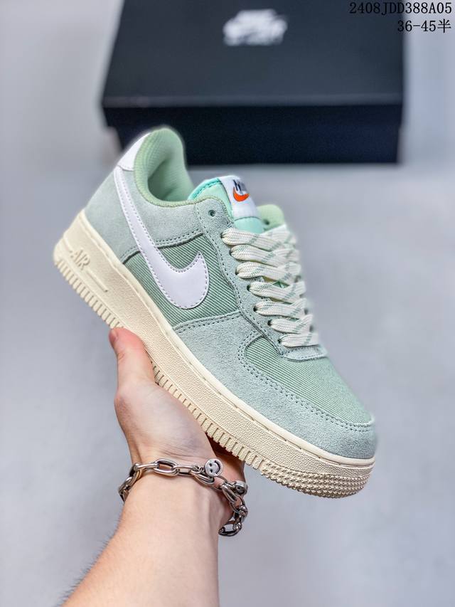 公司级带半码 耐克nike Air Force 1 Low 空军一号 Af1 低帮百搭厚底增高休闲运动板鞋。柔软、弹性十足的缓震性能和出色的中底设计，横跨复古与