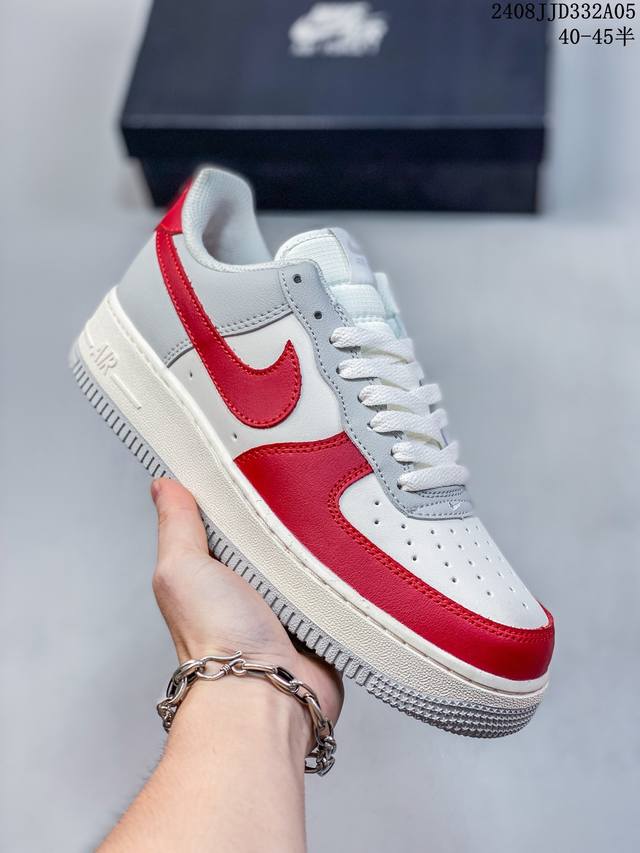 公司级带半码 耐克nike Air Force 1 Low 空军一号 Af1 低帮百搭厚底增高休闲运动板鞋。柔软、弹性十足的缓震性能和出色的中底设计，横跨复古与