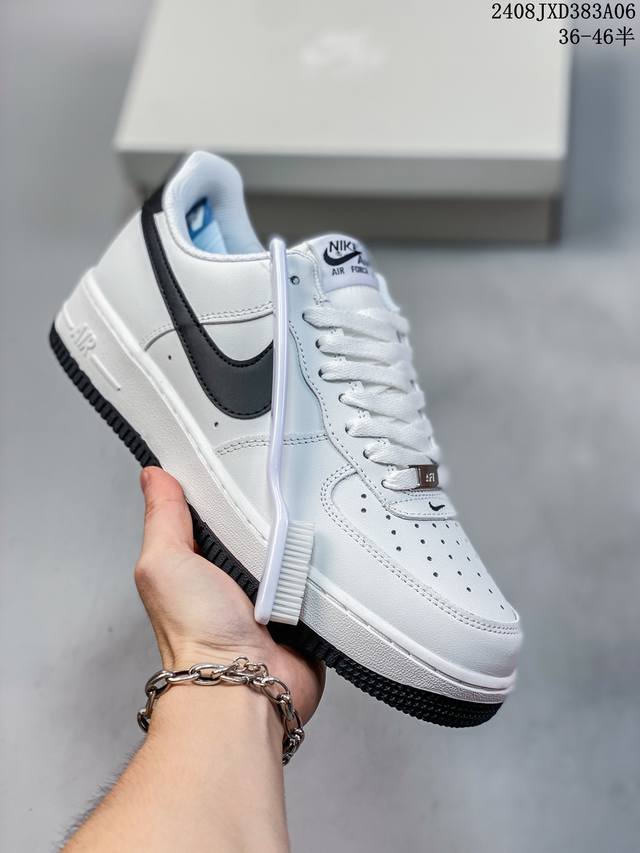 公司级带半码 耐克nike Air Force 1 Low 空军一号 Af1 低帮百搭厚底增高休闲运动板鞋。柔软、弹性十足的缓震性能和出色的中底设计，横跨复古与