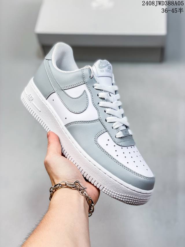 公司级带半码 耐克nike Air Force 1 Low 空军一号 Af1 低帮百搭厚底增高休闲运动板鞋。柔软、弹性十足的缓震性能和出色的中底设计，横跨复古与