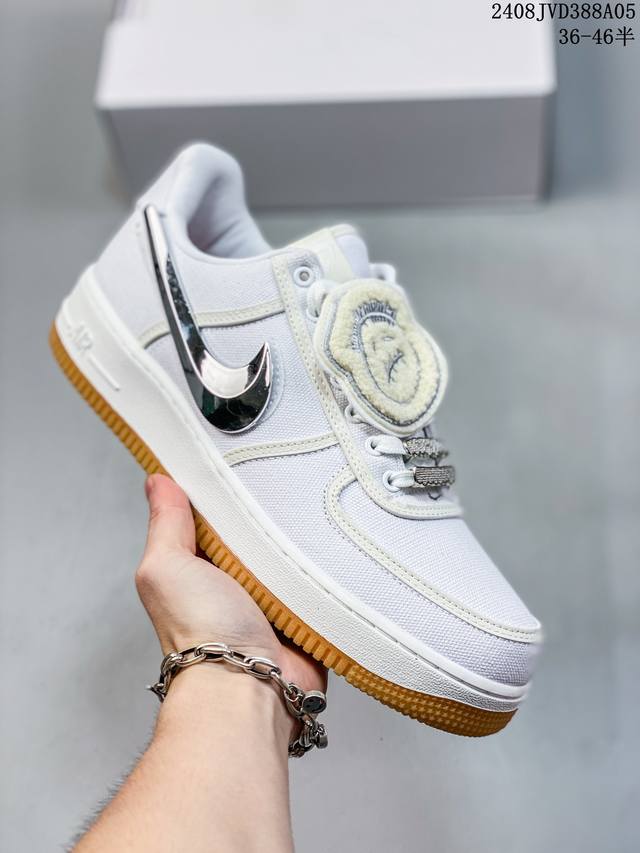 公司级带半码 耐克nike Air Force 1 Low 空军一号 Af1 低帮百搭厚底增高休闲运动板鞋。柔软、弹性十足的缓震性能和出色的中底设计，横跨复古与