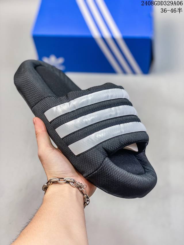 公司级adidas Originals Adilette 24 舒适 防滑 一字拖鞋 男女同款 黑白 #独家原版原盒 原底原料 开模打造 #原厂织唛鞋标 高精密