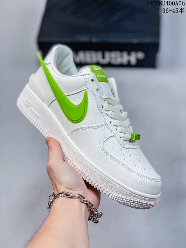 公司级带半码 耐克nike Air Force 1 Low 空军一号 Af1 低帮百搭厚底增高休闲运动板鞋。柔软、弹性十足的缓震性能和出色的中底设计，横跨复古与