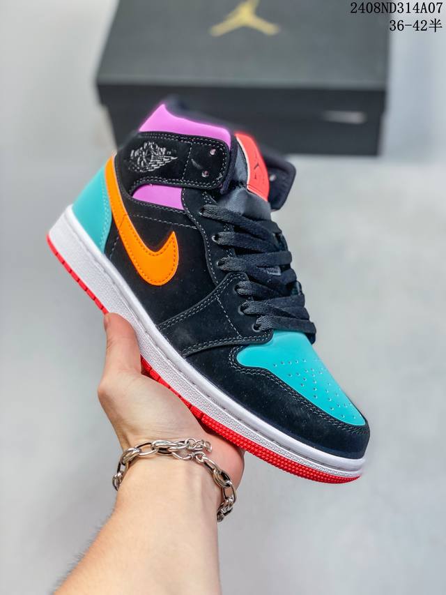 乔丹jordan 1 Retro High “Bio Hack” 彩色拼接 乔一高帮 555088-201这款 Aj1 受东京快节奏生活的启发，将传统设计和现代