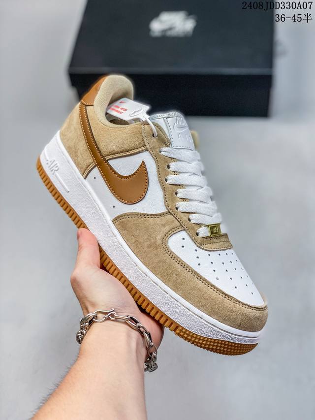 公司级带半码 耐克nike Air Force 1 Low 空军一号 Af1 低帮百搭厚底增高休闲运动板鞋。柔软、弹性十足的缓震性能和出色的中底设计，横跨复古与