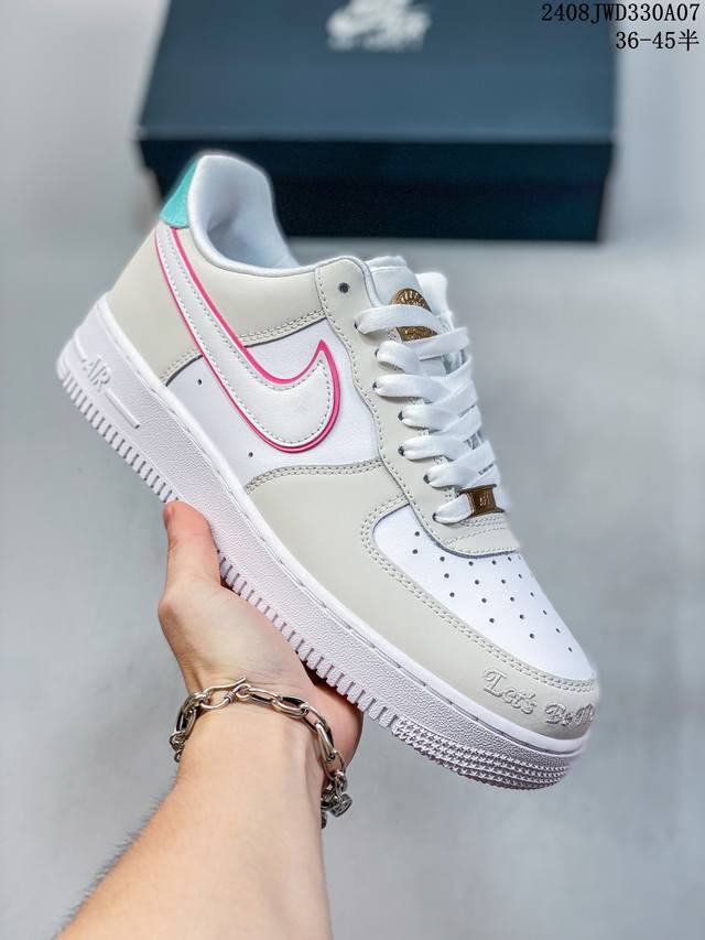 公司级带半码 耐克nike Air Force 1 Low 空军一号 Af1 低帮百搭厚底增高休闲运动板鞋。柔软、弹性十足的缓震性能和出色的中底设计，横跨复古与