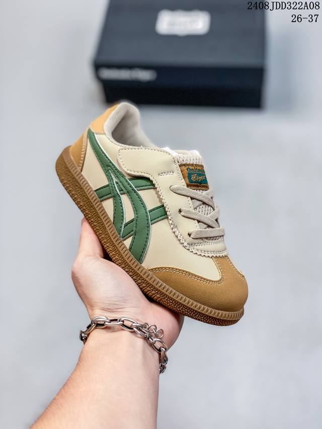 亚瑟士 Onitsuka Tiger Tokuten 复古低帮休闲跑鞋 实拍首发 tokuten的灵感来源于80年代的室内用鞋 t-Toe前足补强设计 室内鞋的