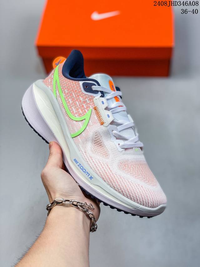 简介：耐克 Nike Air Zoom Vomero 17 全新科技提前原鞋开发 充正版本 区别市面真标版本 必定是官方强力主推款式，真正的zoom缓震科技嵌入