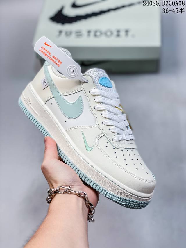 公司级带半码 耐克nike Air Force 1 Low 空军一号 Af1 低帮百搭厚底增高休闲运动板鞋。柔软、弹性十足的缓震性能和出色的中底设计，横跨复古与