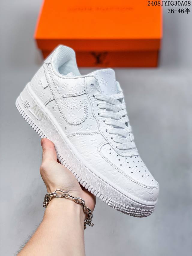 公司级带半码 耐克nike Air Force 1 Low 空军一号 Af1 低帮百搭厚底增高休闲运动板鞋。柔软、弹性十足的缓震性能和出色的中底设计，横跨复古与