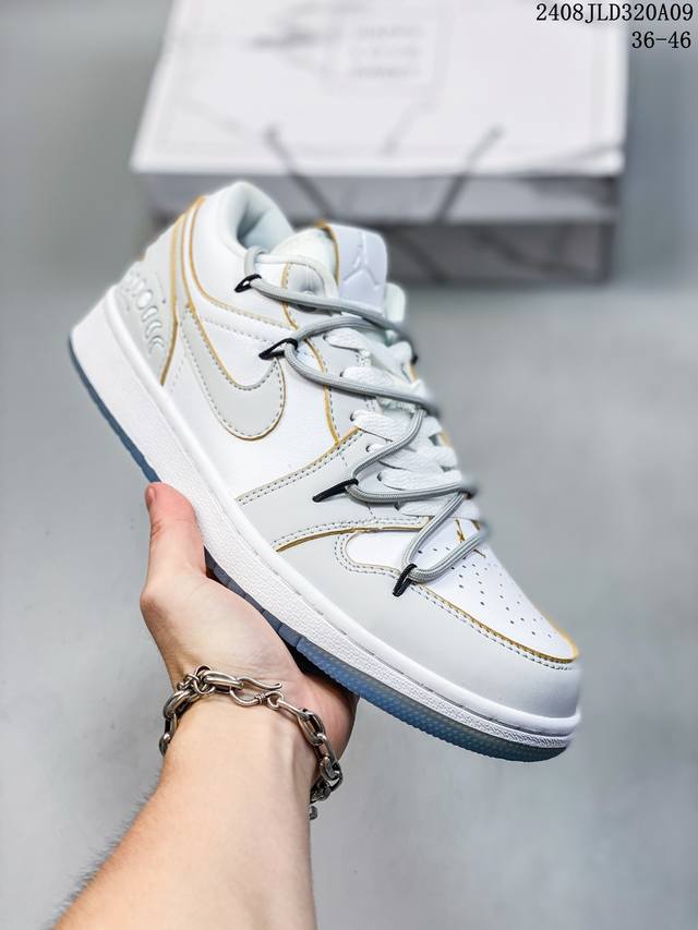 公司级！耐克 乔丹air Jordan 1 Low Aj1 乔1 乔丹1代aj1 低帮复古文化休闲运动篮球鞋。该鞋款从 5 年元年款汲取设计灵感，焕新演绎简约经