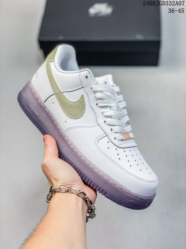 公司级带半码 耐克nike Air Force 1 Low 空军一号 Af1 低帮百搭厚底增高休闲运动板鞋。柔软、弹性十足的缓震性能和出色的中底设计，横跨复古与