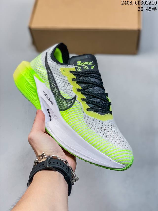 nk Zoomx Vaporfly Next% 3马拉松跑步鞋 鞋面使用了全新 Vaporweave 科技，这种类似蝉翼的材质相比 Flyknit 更加轻薄透气