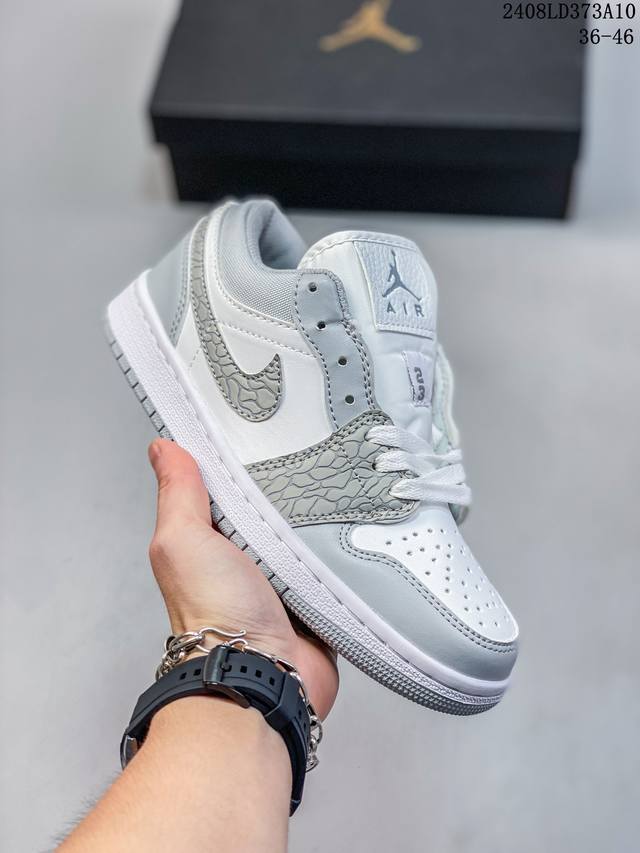 air Jordan 1 Low aj1乔1低帮休闲板鞋 同步官方配色 市场唯一独家头层皮打造 原鞋原档案 原厂皮料 原档冲孔鞋头 正确满胶鞋垫 四线拉帮 原厂