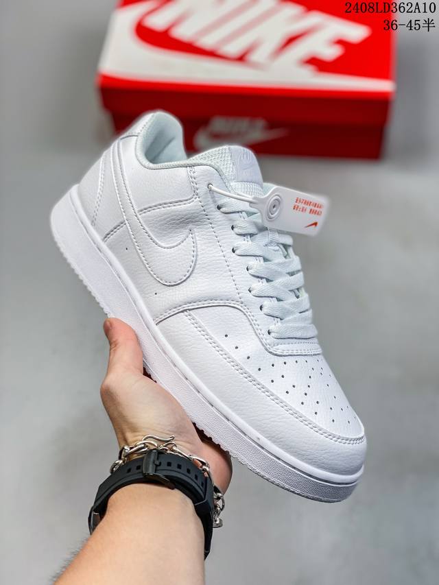 nike Court Vision Low 百搭单品 受19 年代中期趋势的启发，Nikecourt Vision Low是一款融合了复古篮球风格的混合运动鞋，