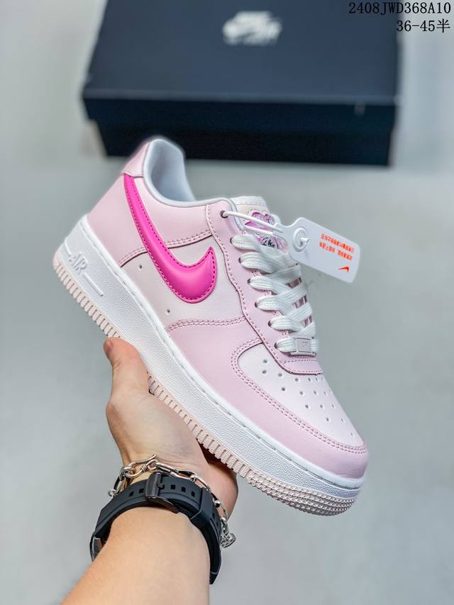 公司级带半码 耐克nike Air Force 1 Low 空军一号 Af1 低帮百搭厚底增高休闲运动板鞋。柔软、弹性十足的缓震性能和出色的中底设计，横跨复古与