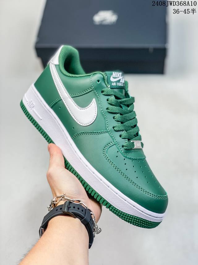 公司级带半码 耐克nike Air Force 1 Low 空军一号 Af1 低帮百搭厚底增高休闲运动板鞋。柔软、弹性十足的缓震性能和出色的中底设计，横跨复古与