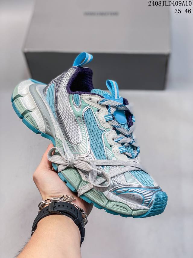 公司级 巴黎世家老爹鞋 解构主义完美诠释潮流新时尚balenciaga Triple-S Sneaker 时装复古厚底 姥爷鞋 正确字体粗细 位置 大小 正确侧