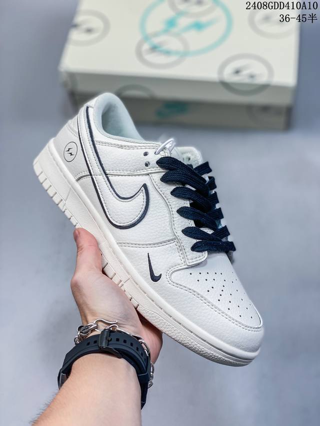 公司带半码 耐克nike Sb Dunk Low 扣篮系列复古低帮休闲运动滑板板鞋。采用脚感柔软舒适zoomair气垫，有效吸收滑板等极限运动在落地时带来的冲击