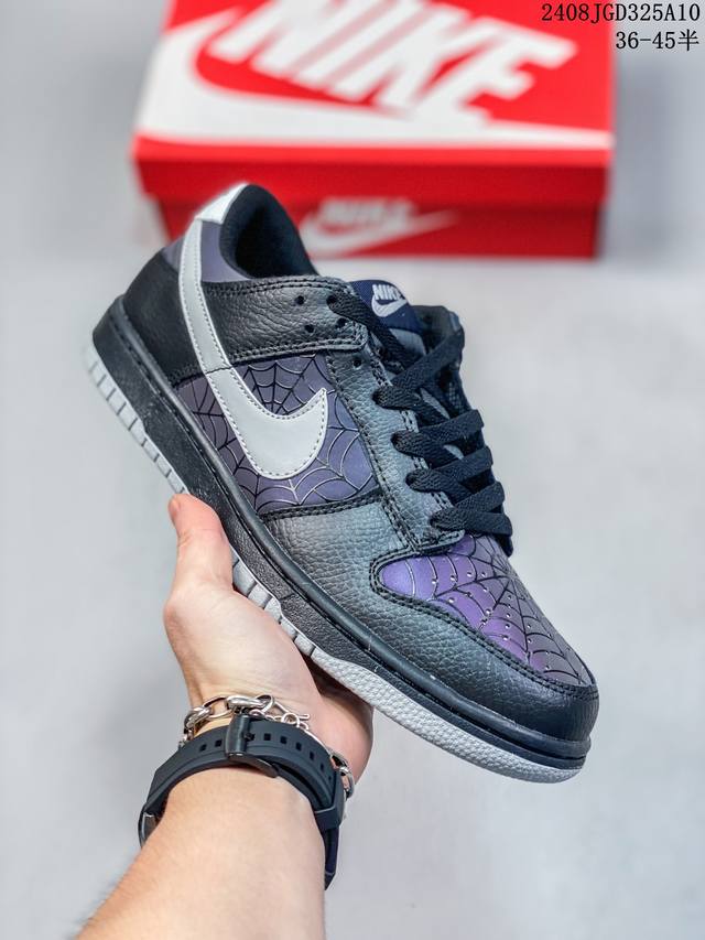 公司带半码 耐克nike Sb Dunk Low 扣篮系列复古低帮休闲运动滑板板鞋。采用脚感柔软舒适zoomair气垫，有效吸收滑板等极限运动在落地时带来的冲击