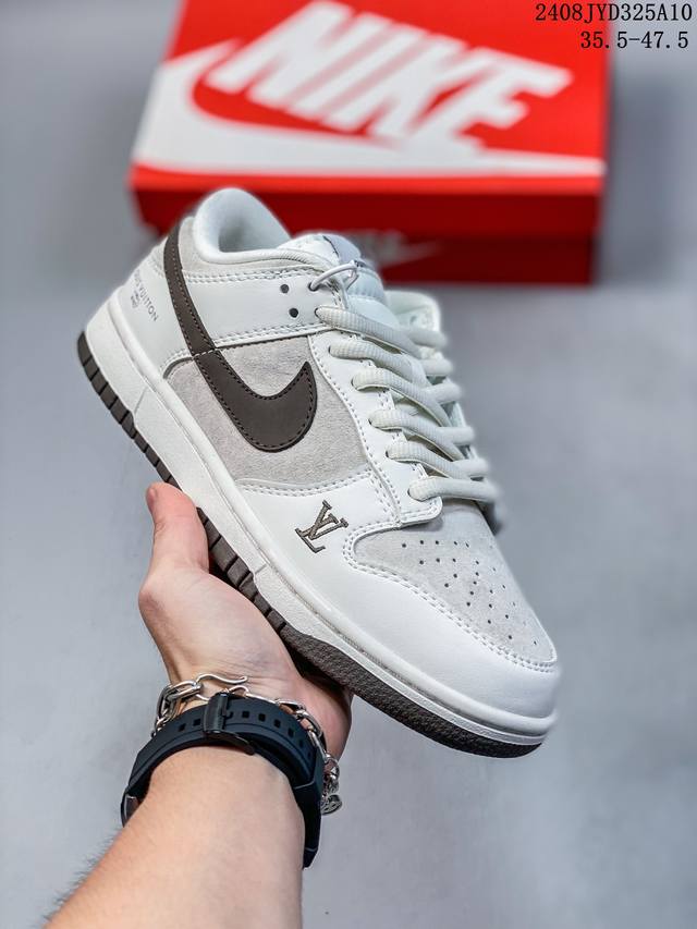 公司带半码 耐克nike Sb Dunk Low 扣篮系列复古低帮休闲运动滑板板鞋。采用脚感柔软舒适zoomair气垫，有效吸收滑板等极限运动在落地时带来的冲击