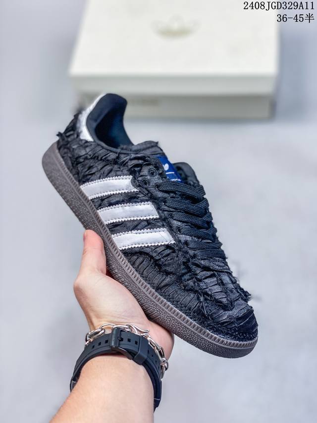 adidas 阿迪达斯 原楦开发版型，采用纤维移膜皮革面料，国标5级耐磨标准带你回味最原始的永远经典，三叶草adidas Originals Samba Og桑