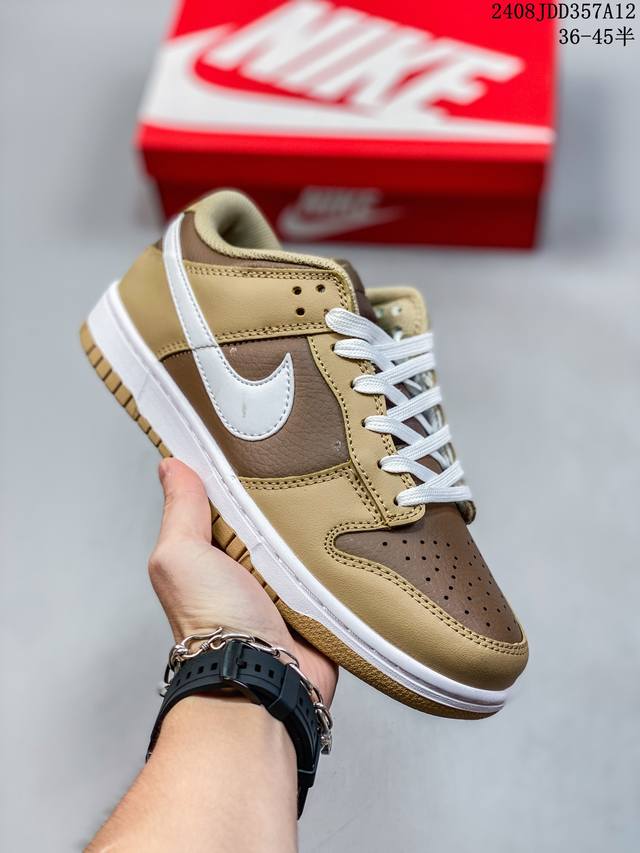 耐克 Nike Dunk Low 板鞋 Sb系列经典百搭休闲运动滑板鞋。加厚鞋舌的填充，使舒适性大大提升，同时也更方便穿脱中底部分则加入了脚感柔软舒适zooma