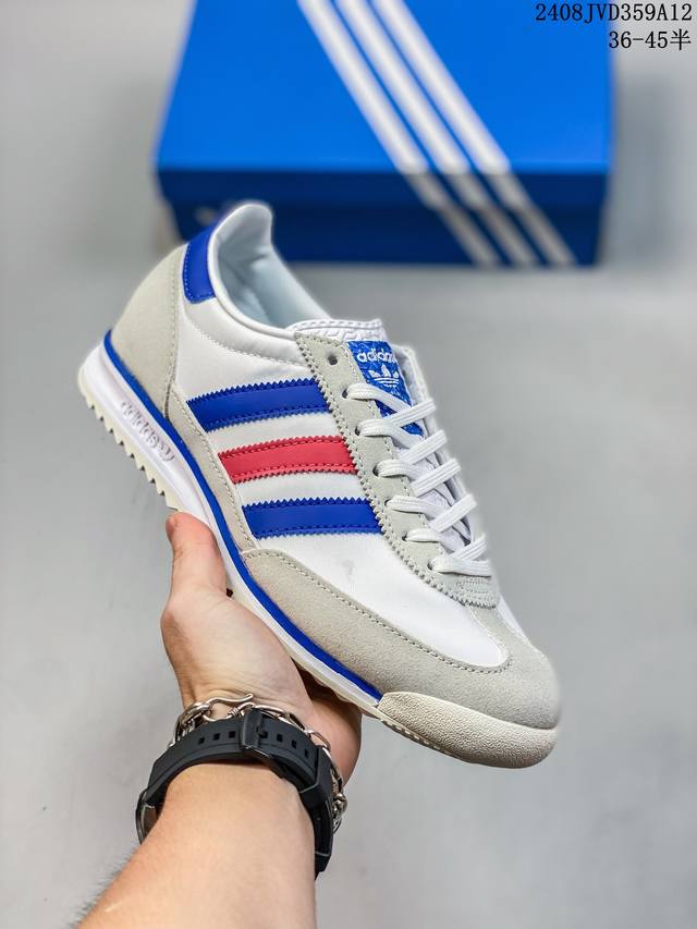 阿迪达斯adidas Originals Sl 72 Rs Fv4430 阿迪经典复古慢跑鞋 鞋款采用舒爽尼龙鞋面、绒面革饰面和皮革细节等设计。与此同时，搭载着