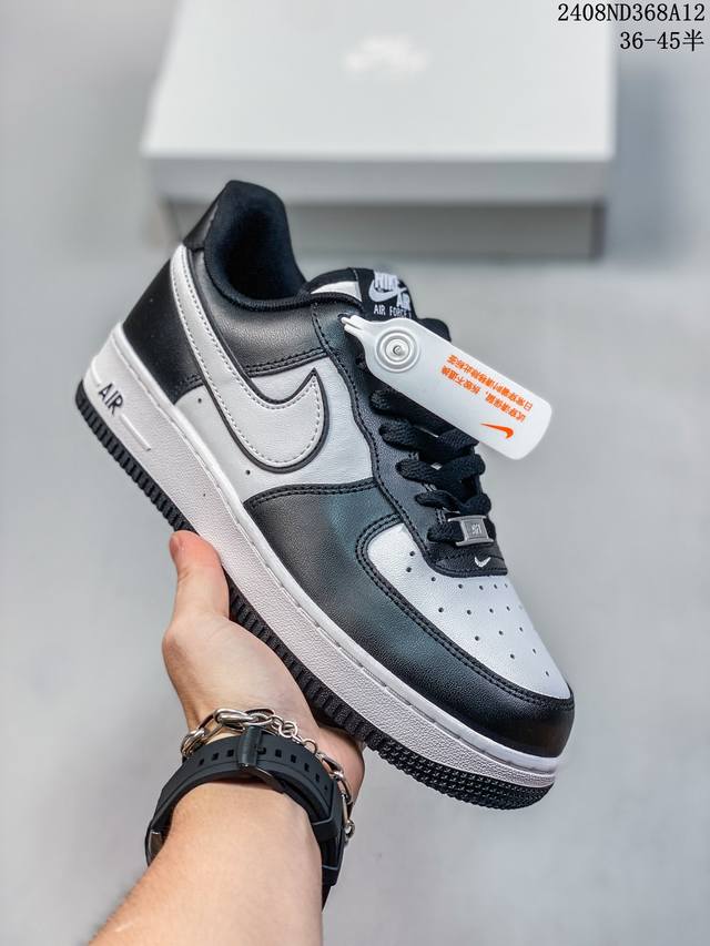 真标带半码 耐克nike Air Force 1 Low 空军一号 Af1 低帮百搭厚底增高休闲运动板鞋。柔软、弹性十足的缓震性能和出色的中底设计，横跨复古与现