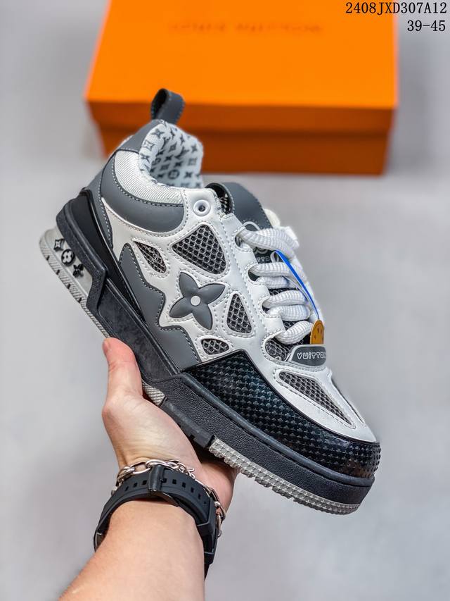 全新lv路易威登louis Vuitton Trainer Sneaker Low休闲运动文化百搭板鞋 ！ 08Jxd307A12