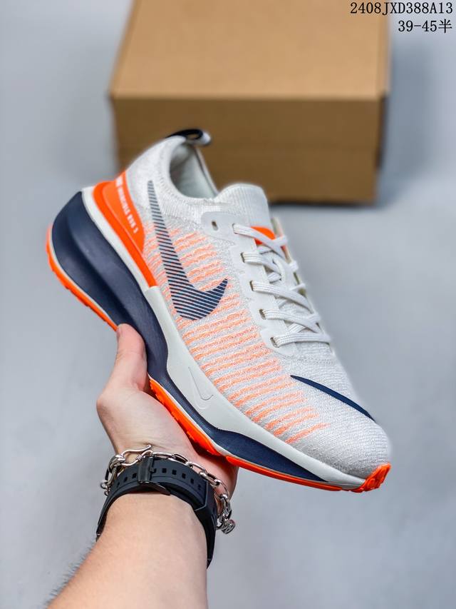 nike Zoom X Invincible Run Fk 3 马拉松机能风格运动鞋 #鞋款搭载柔软泡绵，在运动中为你塑就缓震脚感。设计灵感源自日常跑步者，提供