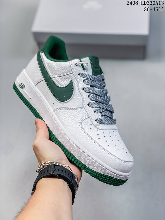 公司级带半码 耐克nike Air Force 1 Low 空军一号 Af1 低帮百搭厚底增高休闲运动板鞋。柔软、弹性十足的缓震性能和出色的中底设计，横跨复古与