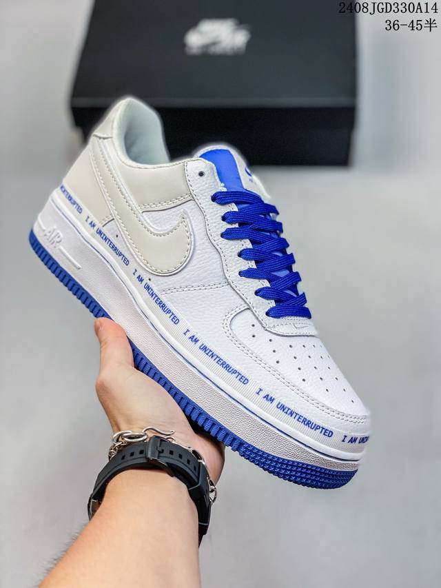 耐克nike Air Force 1 Low 空军一号低帮百搭休闲运动板鞋。柔软、弹性十足的缓震性能和出色的中底设计，横跨复古与现代的外型结合，造就出风靡全球三