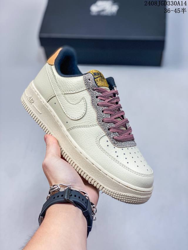 耐克nike Air Force 1 Low 空军一号低帮百搭休闲运动板鞋。柔软、弹性十足的缓震性能和出色的中底设计，横跨复古与现代的外型结合，造就出风靡全球三