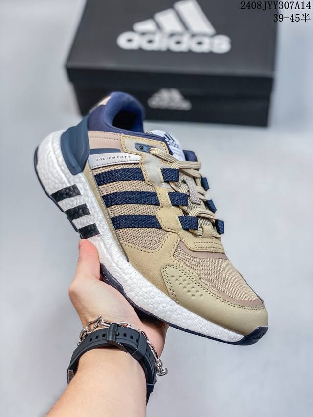 真爆！E Adidas三叶草 Equipment+ Boost Eqt+系列爆米针织透气百搭休闲运动慢跑鞋。采用针织透气高频鞋面材质#超复古鞋面 + 超舒适bo