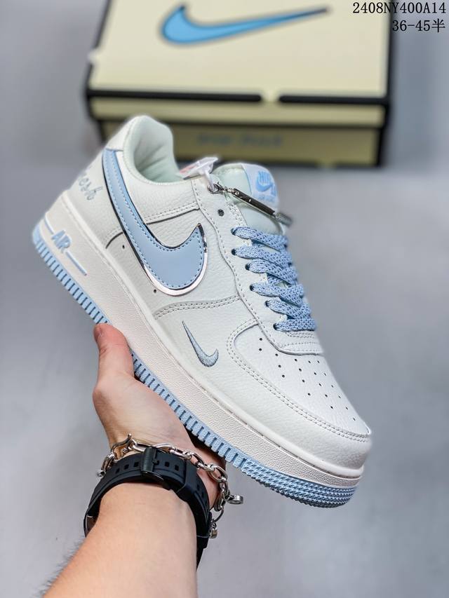 耐克nike Air Force 1 Low 空军一号低帮百搭休闲运动板鞋。柔软、弹性十足的缓震性能和出色的中底设计，横跨复古与现代的外型结合，造就出风靡全球三