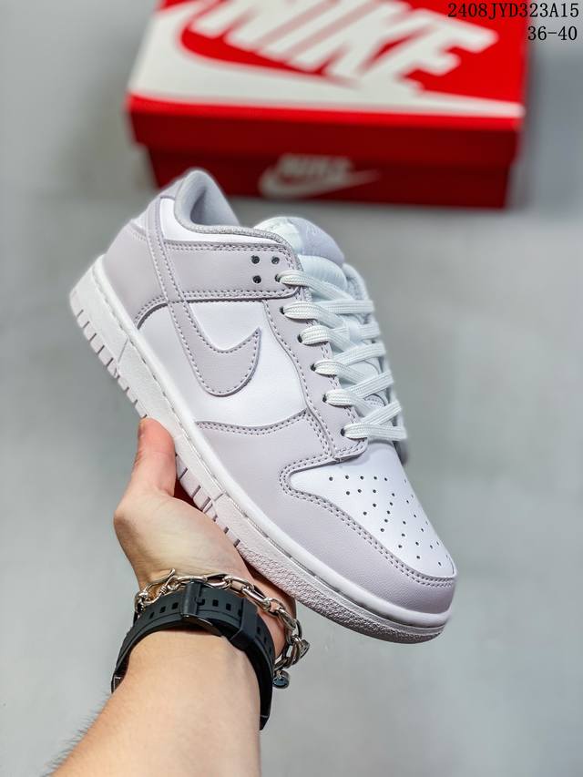 nike Dunk Low ”Light Violet“ 耐克 Sb 低帮 薰衣草 浅紫 这款nike Dunk Low女款采用经典的白色和浅紫色双色块。它采用