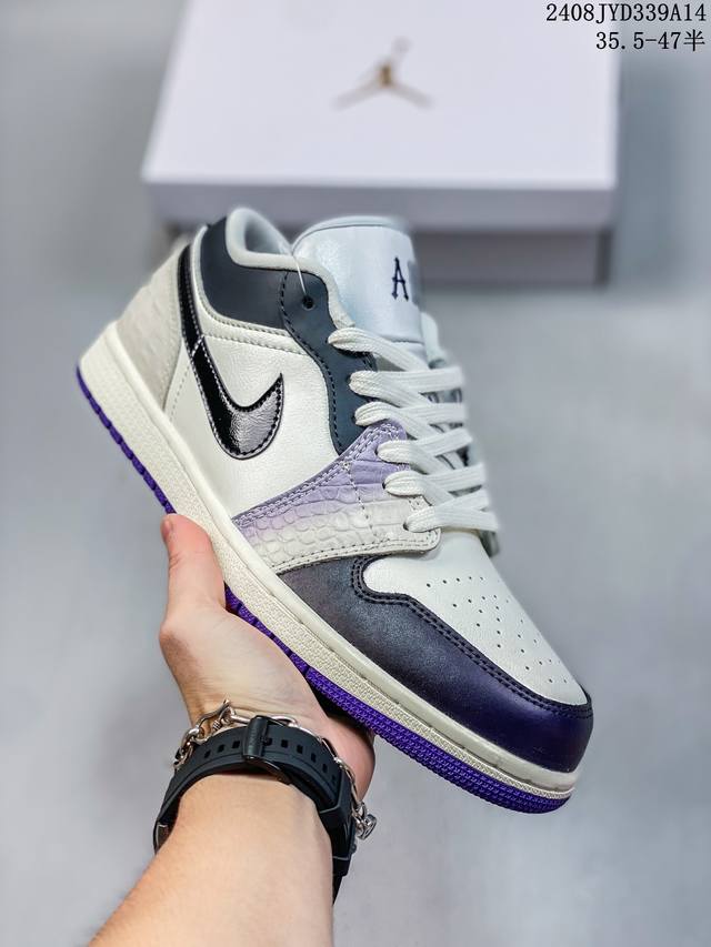 耐克 乔丹air Jordan 1 Low Aj1 乔1 乔丹1代aj1 低帮复古文化休闲运动篮球鞋。该鞋款从 5 年元年款汲取设计灵感，焕新演绎简约经典外观，